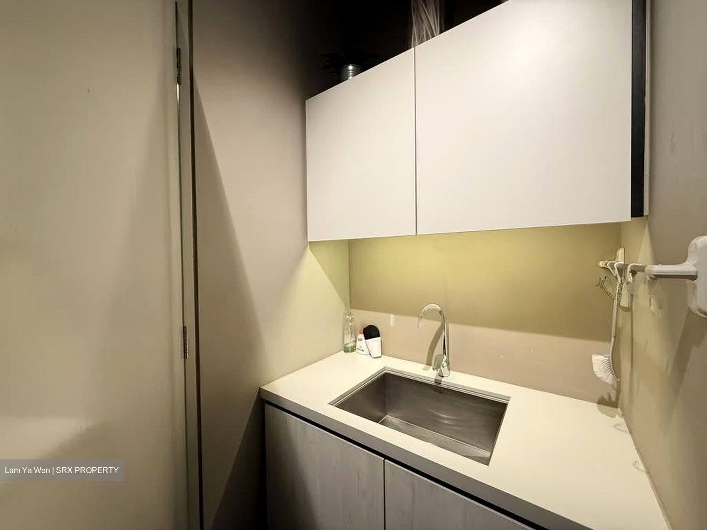 Ct Hub 2 (D12), Office #563317091